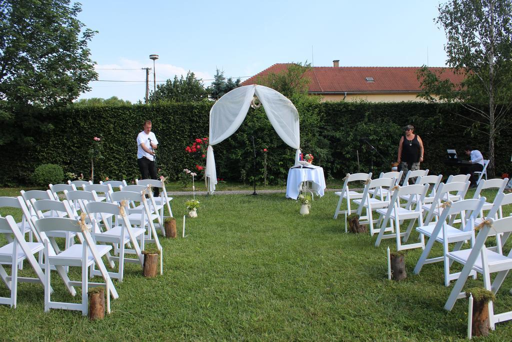 Penzion Zlaty Dukat Otel Zvolenská Slatina Dış mekan fotoğraf